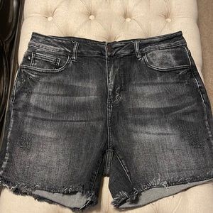 1XL Judy blue black shorts